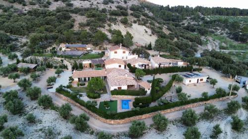 Campocamara House | ENTRESIERRAS Apartamentos rurales con chimenea, barbacoa y espacio para eventos