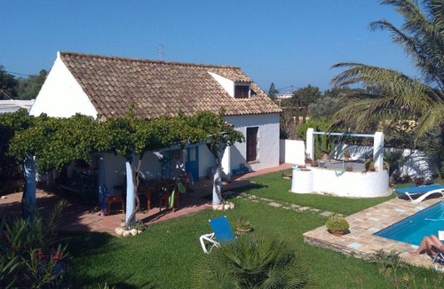 El Palmar House | Traditional Spanish house with private pool near the beach.