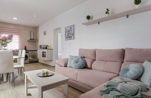 San Ambrosio House | Casa Caramelo with Mountain Views and Private Pool – Families Only