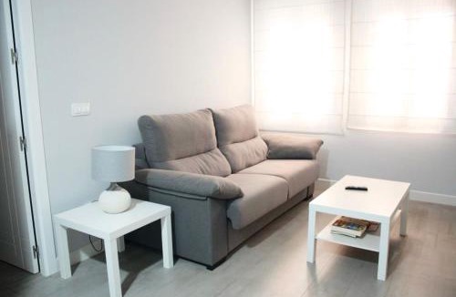 Ciudad Jardin Apartment | Espectacular loft reformado en Córdoba by beBalmy