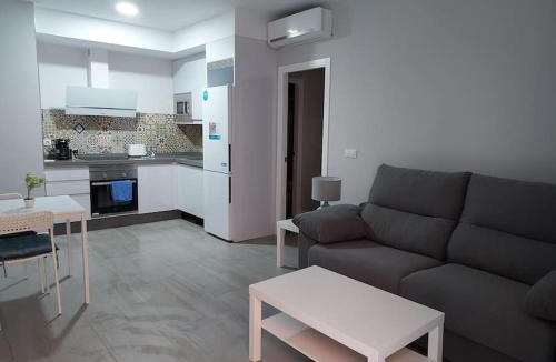 Ciudad Jardin Apartment | Espectacular loft reformado en Córdoba by beBalmy