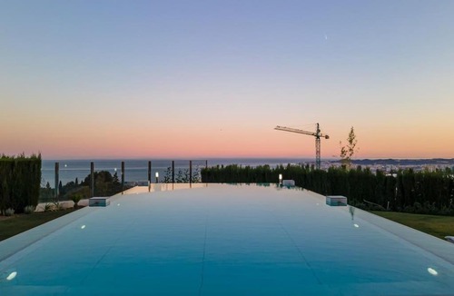 Benalmadena Costa Villa | Espectacular Villa in Higueron