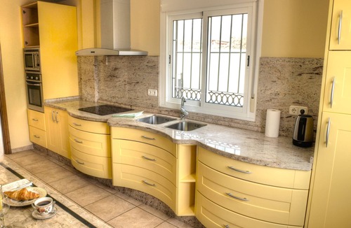 Estepona Villa | Estepona lovely 4 bed villa private pool