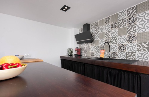 Historic Center of Estepona Ski Chalet | ESTEPONA TOWN CENTRE 2339