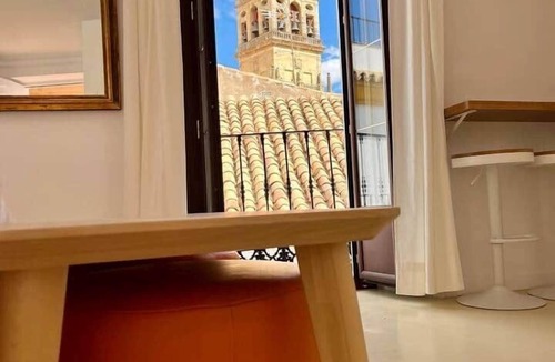 La Catedral Apartment | Estudio 2 by MezquitaSuites