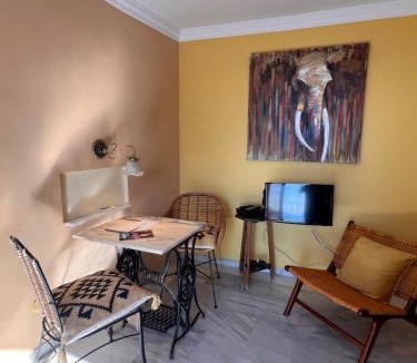 Maro Apartment | Estudio superior con vistas y pequeña terraza en Maro
