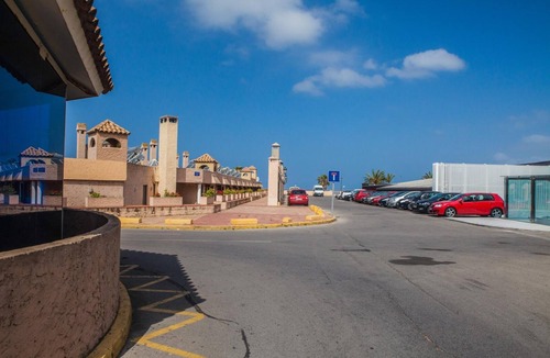 Centro Comercial Bahia Sur Apartment | Estudios Turisticos Bahia Sur