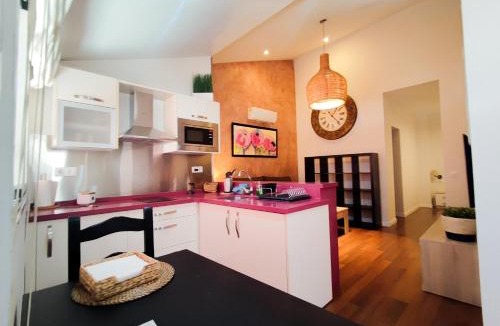 La Palmera-Reina Mercedes Apartment | EstudioVintage. Heliopolis