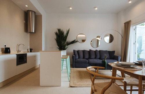Feria Apartment | Eva Recommends Castellar 0.2 con piscina