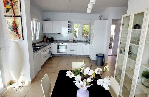 Sayalonga Villa | Exceptional Villa Estrellita: 180° sea view, heated pool.