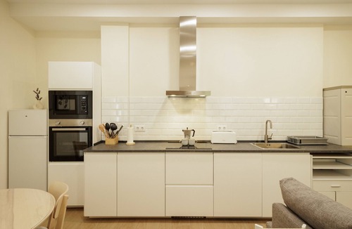 Huerta de Santa Teresa Apartment | Exclusive 2-Bedroom Apartment in Central Seville