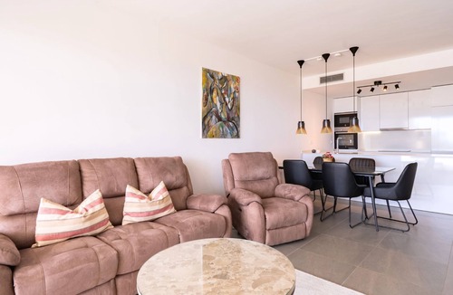 Alcorrin Apartment | Exclusive Two-Bed Coastal Apartment in Pure South
