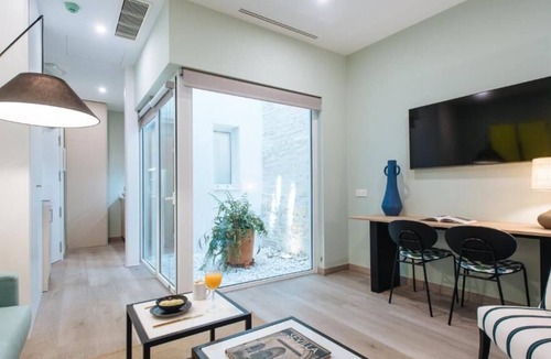 San Gil Apartment | Experience Sevilla Culture! 2 Stunning Units, minutes’ drive to Alcazar Palace