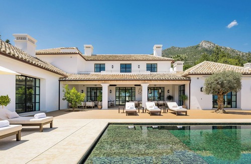 Marbella Villa | Exquisite 6 Beds Luxury Villa in Marbella