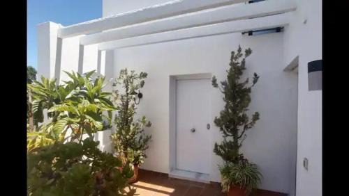 Pueblo Nuevo Apartment | Fabuloso y amplio Duplex en Urb Jardines de Sotogrande