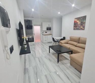 Ceuta Apartment | Family House, CENTRO CIUDAD - 3 DORMITORIOS 6 1 0 3 1 0 8 3 1