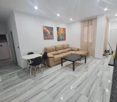 Ceuta Apartment | Family House, CENTRO CIUDAD - 3 DORMITORIOS 6 1 0 3 1 0 8 3 1