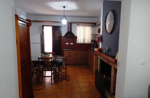 Baena Cottage | FAMILY HOUSE WITH POOL AND PADDLE TRACK