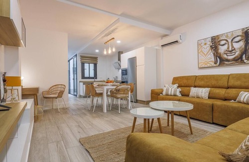 Seville Apartment | Family suit Luxe Nervión charms of Seville