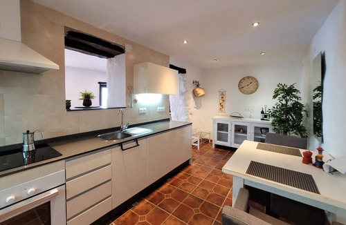 Canillas de Albaida House | Family townhouse w/private pool, terrace, mountain & sea views. A hikers dream!