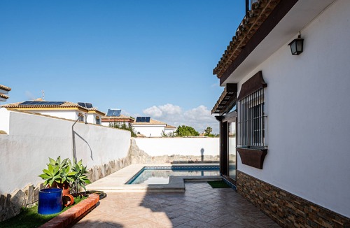 Poblado Sancti Petri Ski Chalet | Fantastic villa to disconnect and relax next to the magic spot of Chiclana.