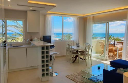 Estepona Apartment | FANTASTIC APARTMENT IN FRONT OF THE SEA & MARINA