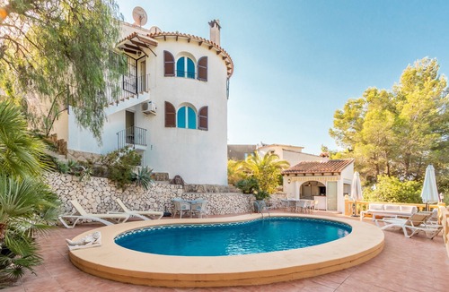 Fanadix Villa | Fantastic villa - Great location with Sea View, Pool & Wi-Fi