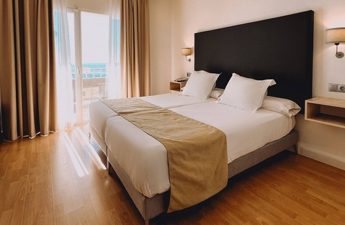 Rincon de la Victoria Hotel | Fay Victoria Beach
