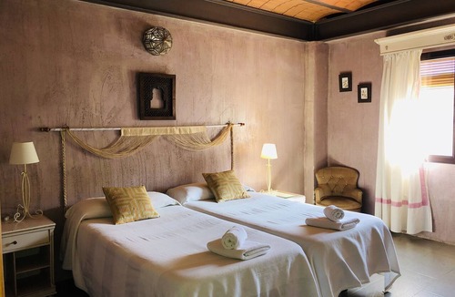 Pinos Genil Bed & Breakfast | Finca Aldabra