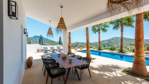 Competa House | Finca Loma La Tapia Cómpeta by Ruralidays