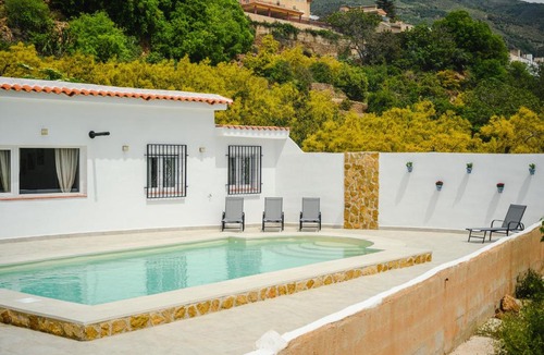 Lanjaron House | Finca Tres Aguas, Casa Rural con Piscina Privada