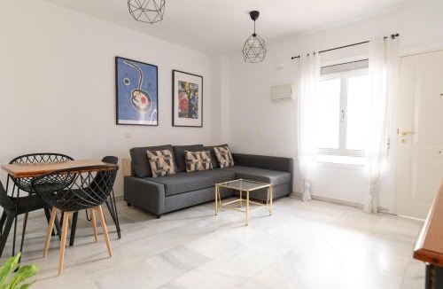 Cruz Roja-Capuchinos Apartment | Florencio Quintero Home