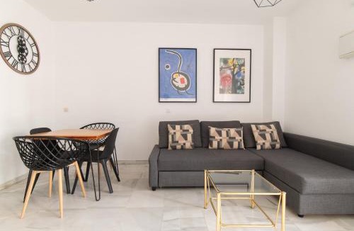 Cruz Roja-Capuchinos Apartment | Florencio Quintero Home