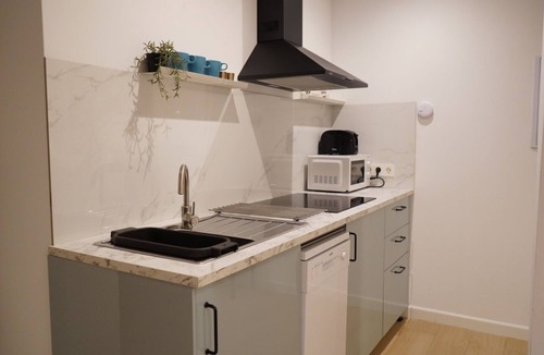 Zaidin Apartment | Flower House 7 New, quiet, modern