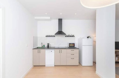 Zaidin House | Flowers Houses 5 New, quiet, modern.