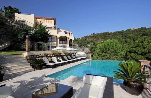 Benahavis Villa | FREE €650 Daily Lux Pack - 7-Bedroom Luxury Estate, Heated Pool, Amazing Views
