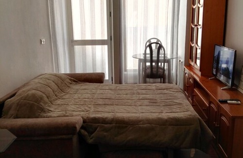 Las Lagunas Apartment | Fuengirola TV and Air Conditioning