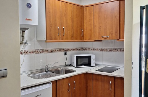 Cazorla Apartment | Fully furnished 1-bedroom apartment with a terrace
