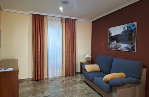 Cazorla Apartment | Fully furnished 1-bedroom apartment with a terrace