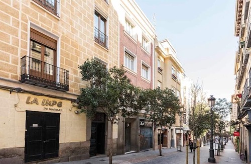 Cortes Apartment | Gallery apartment in the center
