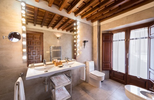Central District Hotel | Gar Anat Hotel Boutique - Domus Artis.
