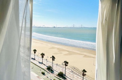 Valdelagrana Apartment | GATU Arena 1º linea de playa, parking gratis, vistas al mar, piscinas- Preferente mayores de 21 años y familias