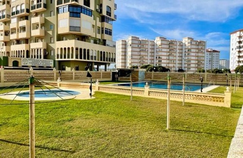 Valdelagrana Apartment | GATU Villa Salada, junto la playa, parking, terraza, aire acc, piscina, wifi Sólo familias o grupos mayores de 21 años
