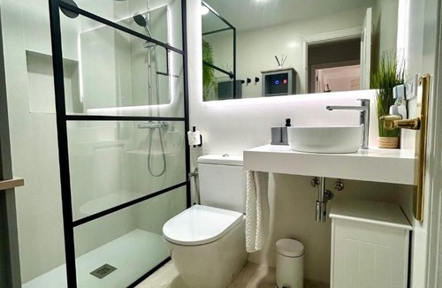 Valdelagrana Apartment | GATU Villa Salada, junto la playa, parking, terraza, aire acc, piscina, wifi Sólo familias o grupos mayores de 21 años