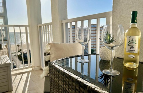 Valdelagrana Apartment | GATU Villa Salada, junto la playa, parking, terraza, aire acc, piscina, wifi Sólo familias o grupos mayores de 21 años