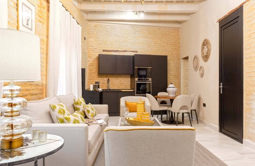Historical Center Apartment | Genteel Home Acetres