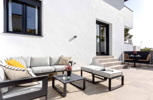 Distrito Norte Sierra Apartment | Genteel Home Arruzafa III