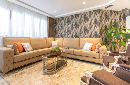 Central District Apartment | Genteel Home Isabel la Catolica I