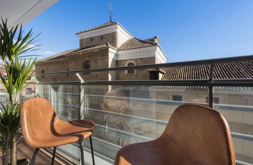 Central District Apartment | Genteel Home Isabel la Catolica IV