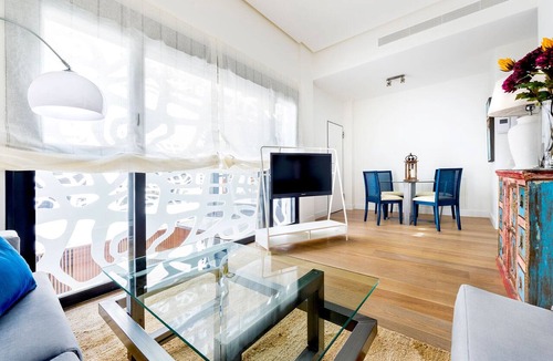 Santa Cruz Apartment | Genteel Home Mateos Gago II